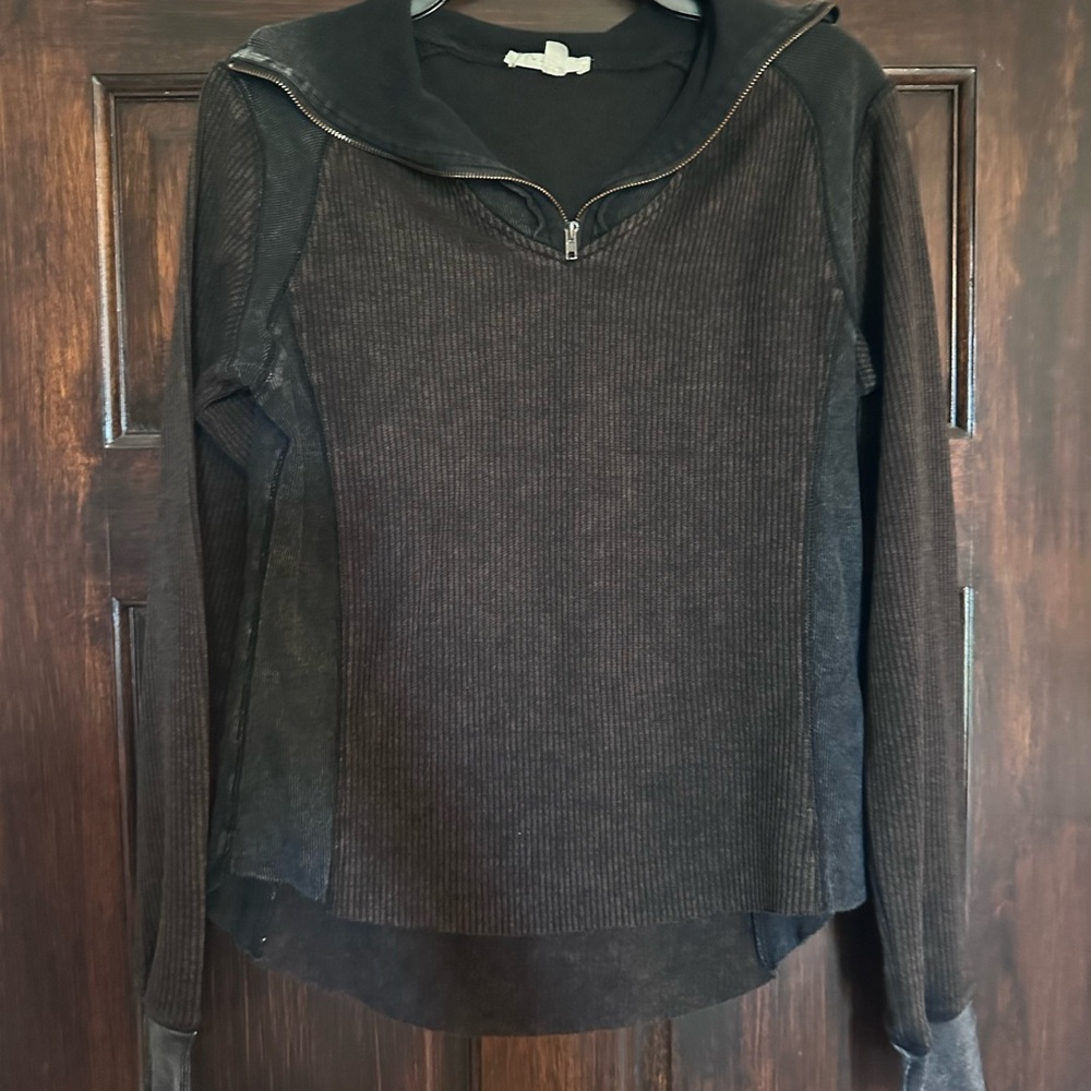 Black Long Sleeve Zip-Up Top